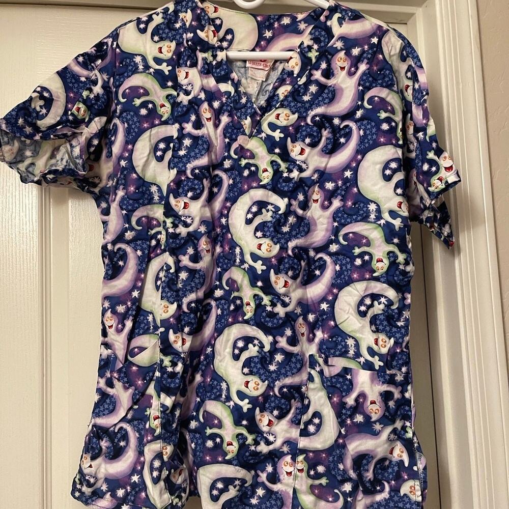 White cross scrub top Halloween ghosts Sz L